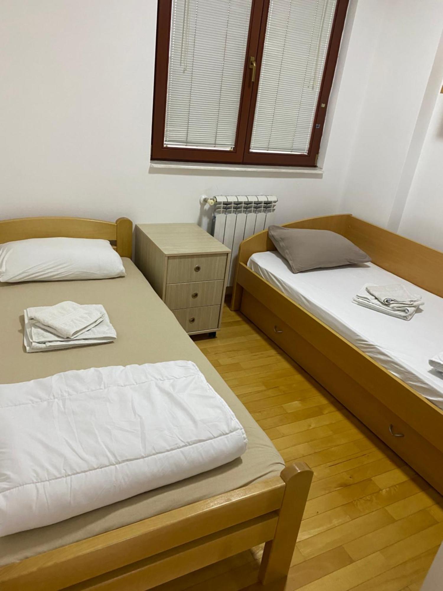 Dona Apartments Skopje Esterno foto